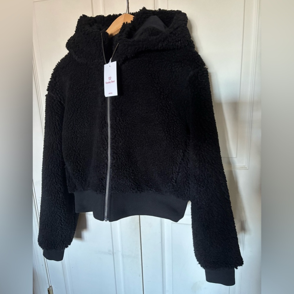 NWT Aritzia Women Sunday Best Creme hooded bomber Jacket Sherpa fleece black L